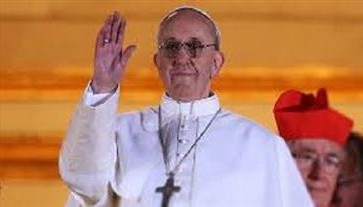 البابا يسعى لمنح المرأة دورا أكبر بالكنيسة
