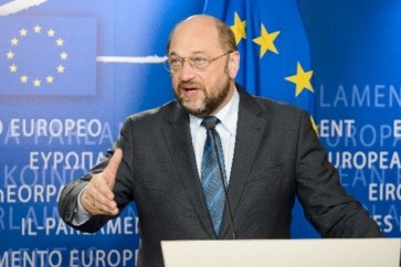 رئيس البرلمان الاوروبي مارتن شولتز يعتبر ان  قرار كاميرون البقاء في منصبه لاشهر "مخز"