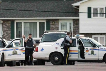 قتلت قوات الامن الكندية قتلت في بلدة صغيرة في اونتاريو كنديا قالت انه مرتبط "بتهديد ارهابي محتمل" كان يستعد لتفجير عبوة ناسفة