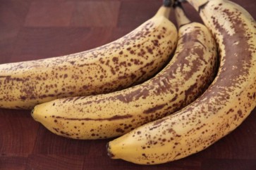 لن تصدّق ماذا يحدث لجسمك عند تناولك الموز المائل إلى الأسود!