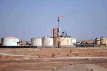 الجزائر تجدد آبار النفط المتقادمة لتعزيز الإنتاج