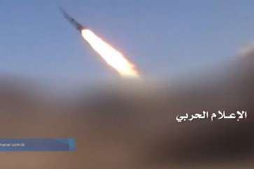 اطلاق صاروخ أورغان على معسكر سعودي في جيزان - القوة الصاروخية اليمنية