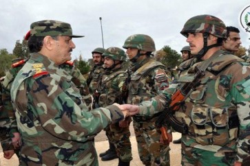وزير الدفاع السوري يتفقد القوات العاملة في درعا