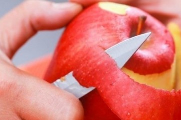 هذا ما يفعله قشر التفاح بالجسم!
