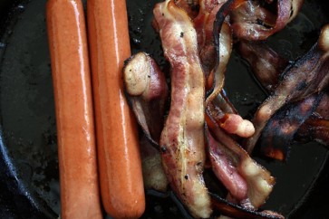 اللحوم المصنعة ترتبط بأمراض خطيرة مثل السرطان