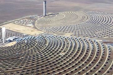 الجزائر تتجه إلى الطاقة المتجددة لتقليص تبعية اقتصادها للنفط والغاز