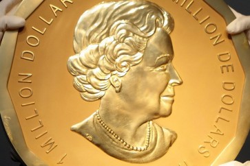 العملة تزن 100 كيلوغرام تحمل صورة لرأس الملكة إليزابيث