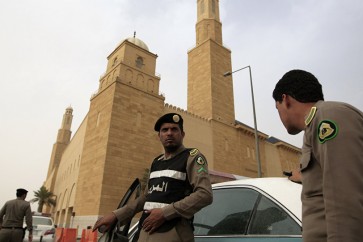 شرطة الرياض تكثف البحث عن أشخاص سطوا على سيارة نقل أموال