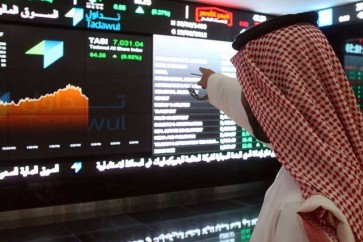 بنوك السعودية تهبط بفعل دعوى أمريكية والعقارات تضغط على أبوظبي