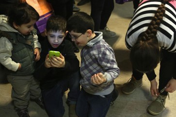 بيل غيتس يجيب: في أي سن تشتري لطفلك هاتفا محمولا؟