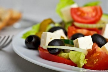 تعتبر الفواكه والخضروات مثالية للتغذية بسبب احتوائها على نسبة فيتامينات عالية
