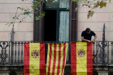 إسبانيا تتمكسك ببقاء كتالونيا في ظلها