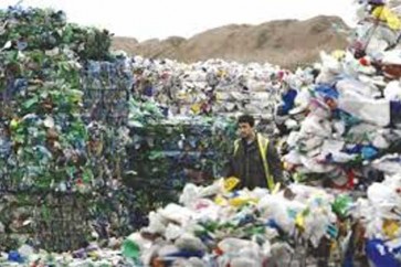 رئيسة وزراء بريطانيا تعلن الحرب على… النفايات البلاستيكية