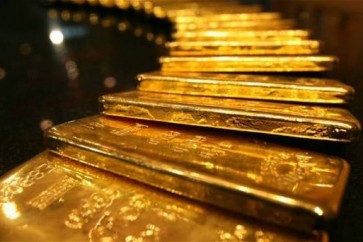 الذهب ينخفض بفعل توقعات بارتفاع أسعار الفائدة الأمريكية وانحسار التوترات العالمية