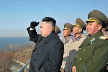 زعيم كوريا الشمالية وكبار ضباطه