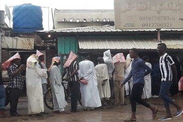 طوابير اما افران الخبز في السودان