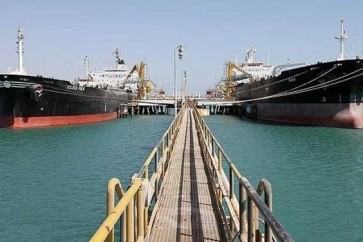ايران تشرع ببناء رصيف تصديري للنفط على بحر عمان