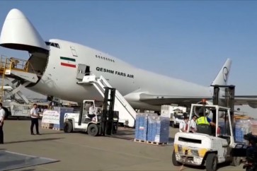 مساعدات ايرانية الى لبنان في مطار طهران