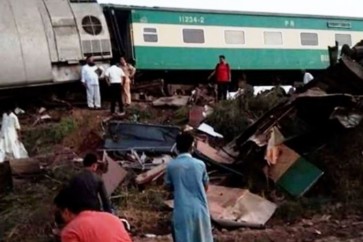 25 قتيلا على الأقل في حادث قطار في باكستان