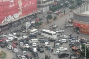 قطع طريق ساحة عبدالحميد كرامي احتجاجا على تردي الاوضاع
