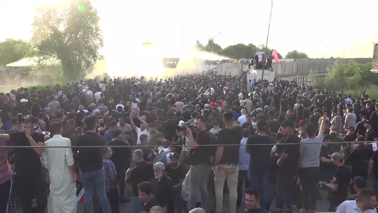 الاطار التنسيقي يدعو العراقيين الى تظاهرات جماهيرية كبرى والصدر يقول إن القضاء خط أحمر