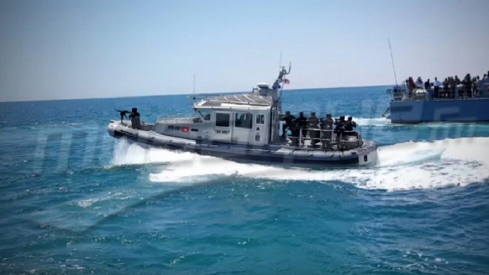 إجلاء 42 مصريا حاولوا اجتياز الحدود البحرية التونسية نحو أوروبا