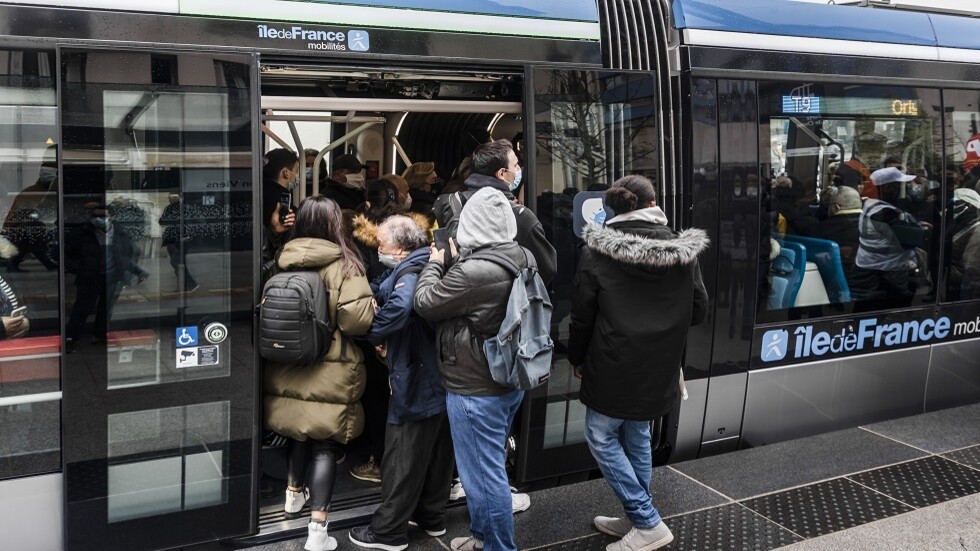 باريس ترفع أجور المواصلات بنسبة 20 بالمئة لزيادة رواتب موظفي النقل