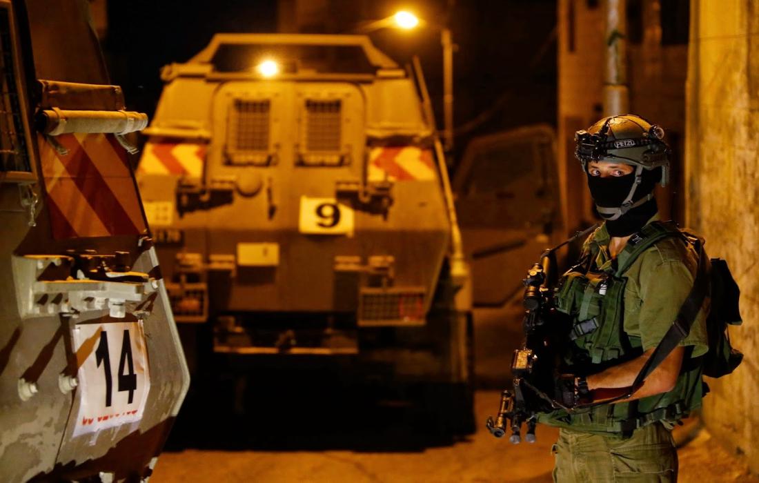 اشتباكات بين مقاومين وقوات العدو الاسرائيلي.. واعتقال 3 فلسطينيين بالضفة المحتلة
