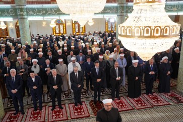 أدّى الرئيس الأسد صلاة العيد في رحاب جامع الرئيس الراحل حافظ الأسد بدمشق